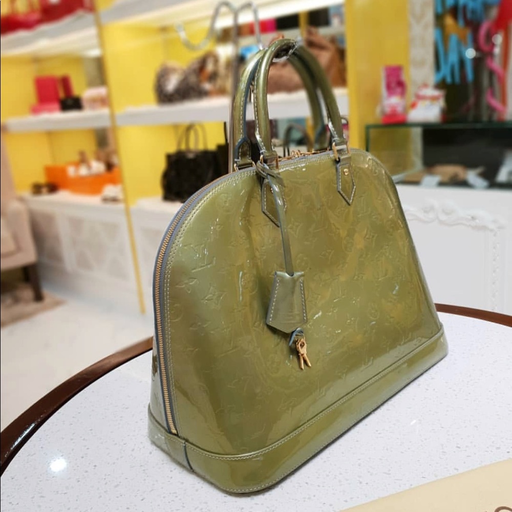 💯Authentic Louis Vuitton Alma Monogram Vernis GM